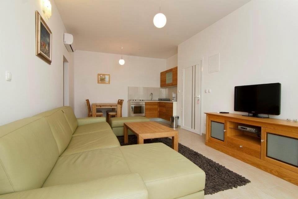 Apartments Vela Sollis Marusici  Rom bilde