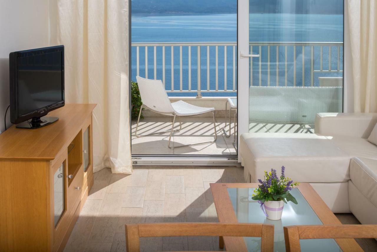 Apartments Vela Sollis Marusici  Eksteriør bilde
